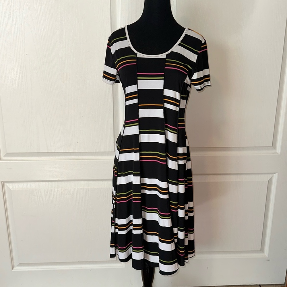 SAMI & JO FUNKY STRIPE SEAMED FLOWY T SHIRT DRESS